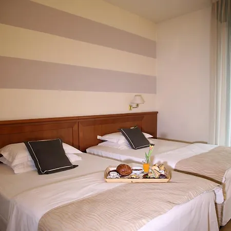 Phi Emilia Otel