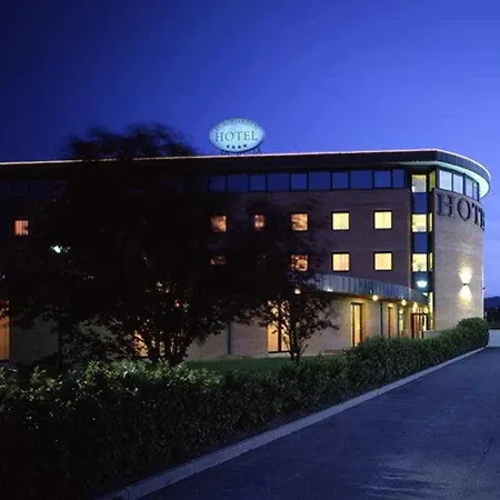 Otel Phi Emilia 4*