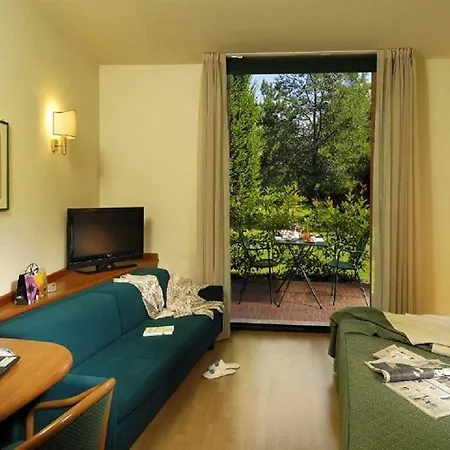 Otel Phi Emilia